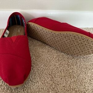 NWOT. TOMS womens Alpargata slip-ons.